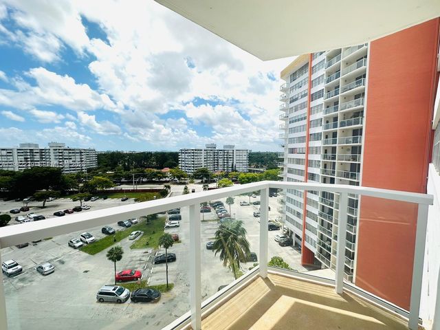 1301 NE Miami Gardens Dr 915W, Miami, FL 33179