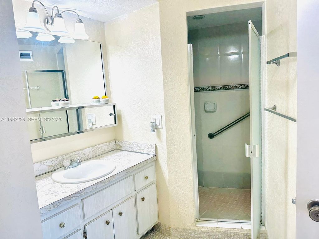 Image 15 of property listing at 1301 NE Miami Gardens Dr 915W, Miami, FL 33179