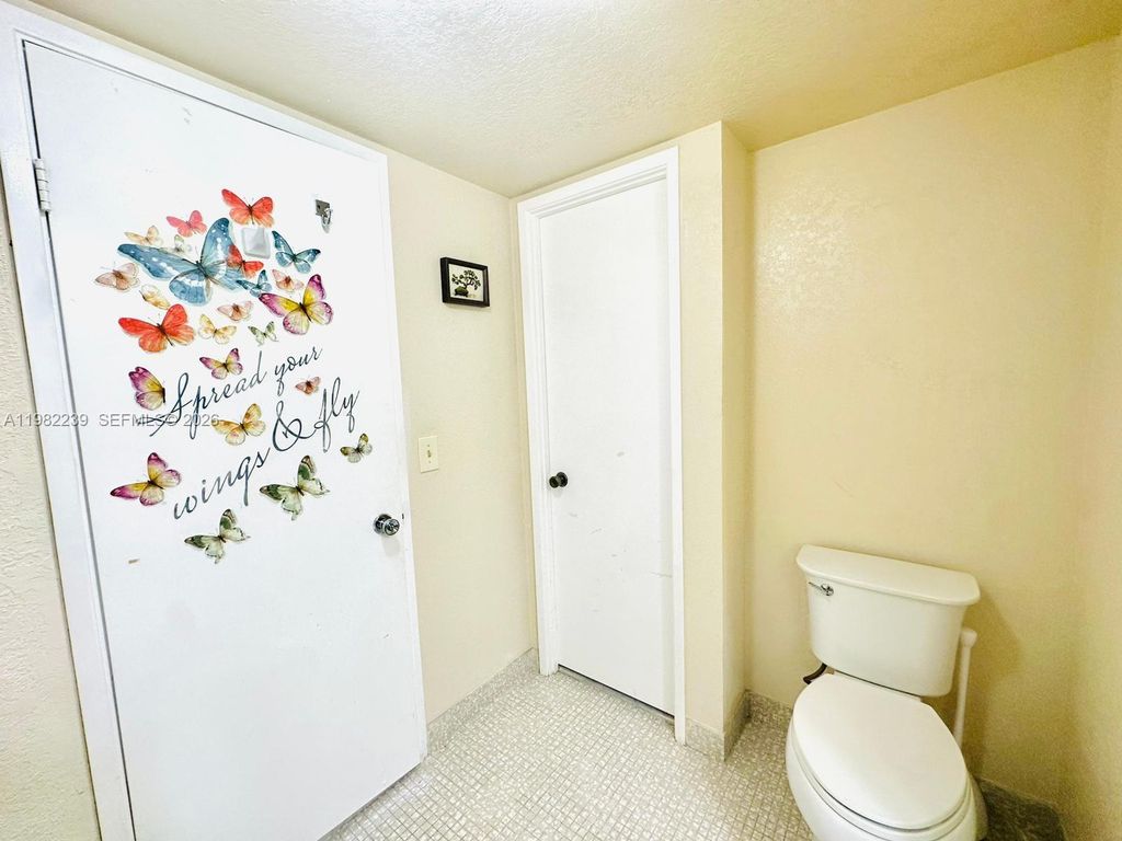 Image 18 of property listing at 1301 NE Miami Gardens Dr 915W, Miami, FL 33179