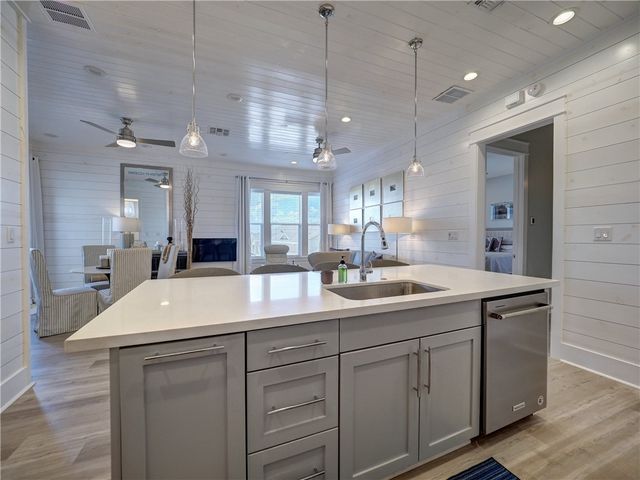 201 Nautilus St, Port Aransas, TX 78373