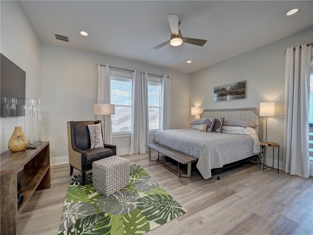 201 Nautilus St, Port Aransas, TX 78373