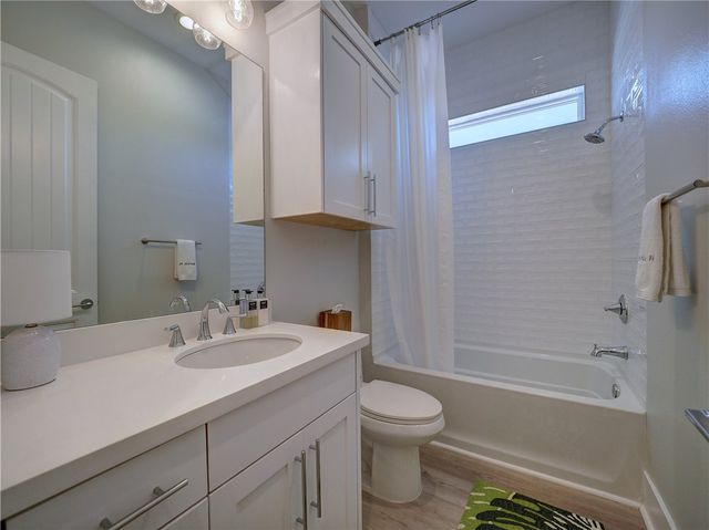 201 Nautilus St, Port Aransas, TX 78373