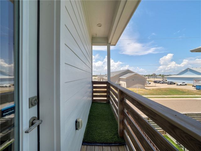 201 Nautilus St, Port Aransas, TX 78373
