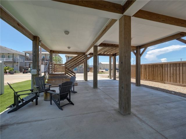 201 Nautilus St, Port Aransas, TX 78373