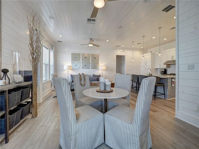 201 Nautilus St, Port Aransas, TX 78373