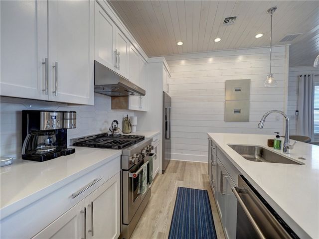 201 Nautilus St, Port Aransas, TX 78373