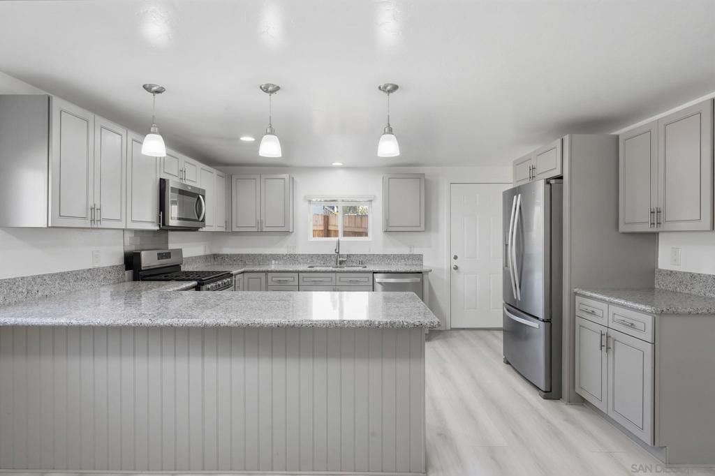 Image 9 of property listing at 9676 Cypress Vale Dr, Lakeside, CA 92040