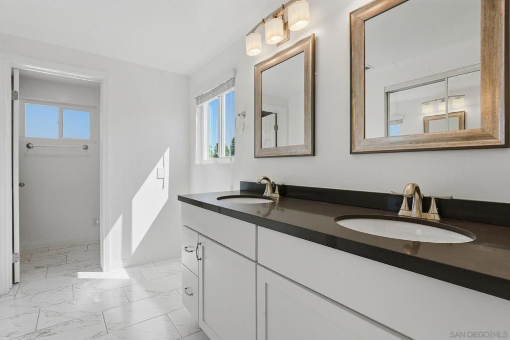 Image 16 of property listing at 9676 Cypress Vale Dr, Lakeside, CA 92040