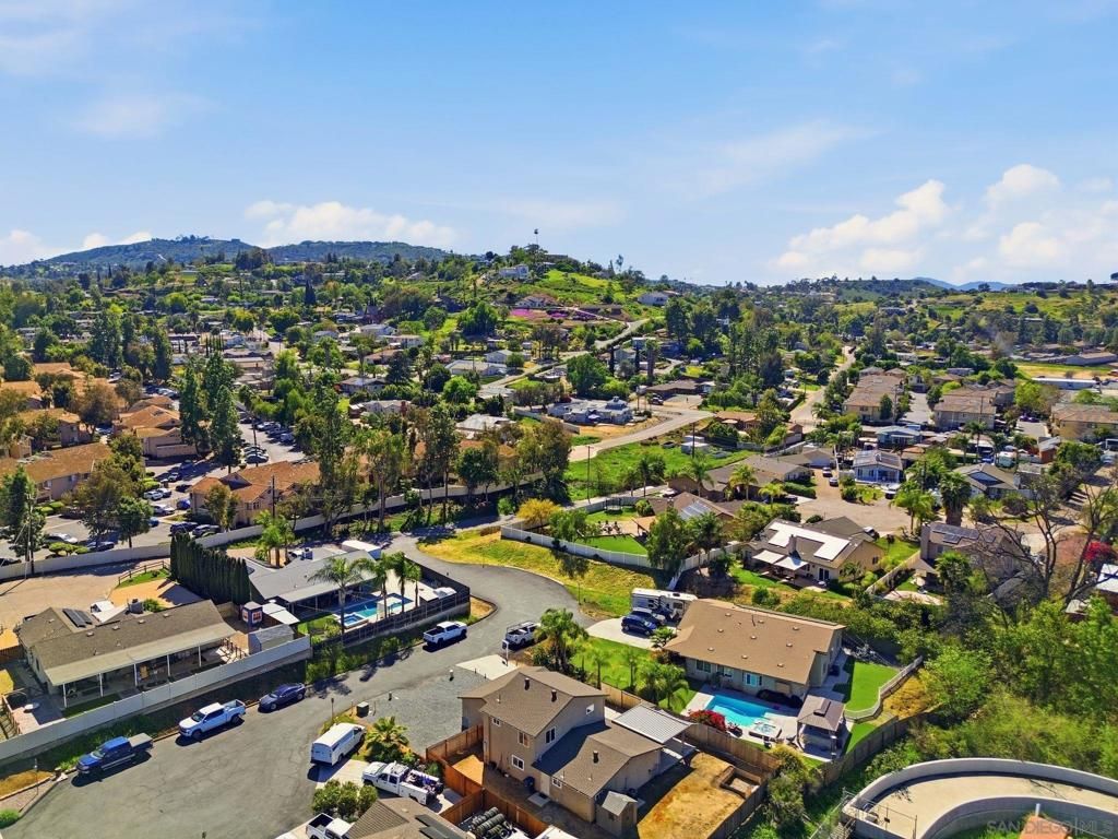 Image 1 of property listing at 9676 Cypress Vale Dr, Lakeside, CA 92040