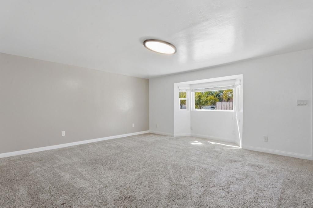 Image 3 of property listing at 9676 Cypress Vale Dr, Lakeside, CA 92040