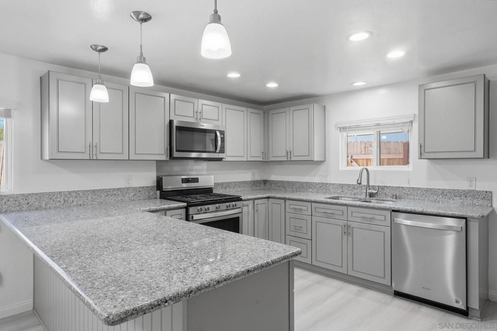 Image 8 of property listing at 9676 Cypress Vale Dr, Lakeside, CA 92040