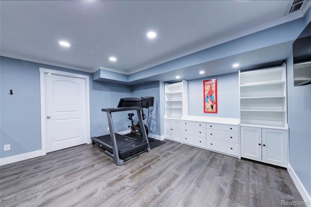 9438 Dornoch Trail, Brighton, MI 48114