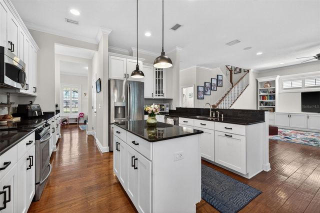 2812 W PAXTON AVENUE, Tampa, FL 33611