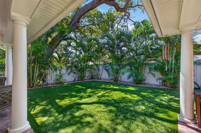 2812 W PAXTON AVENUE, Tampa, FL 33611