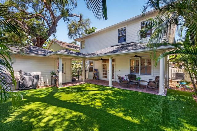 2812 W PAXTON AVENUE, Tampa, FL 33611