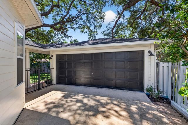 2812 W PAXTON AVENUE, Tampa, FL 33611