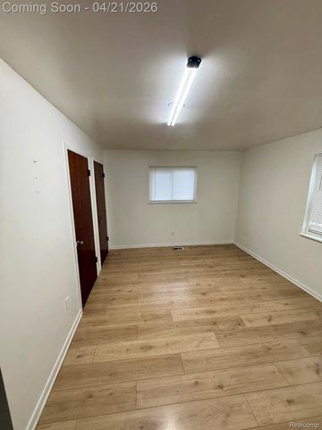 1516 Kent Street, Flint, MI 48503
