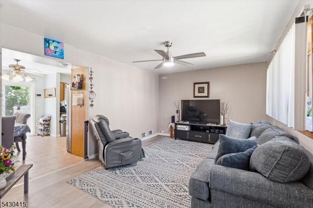 62 Front St, Paterson City, NJ 07522