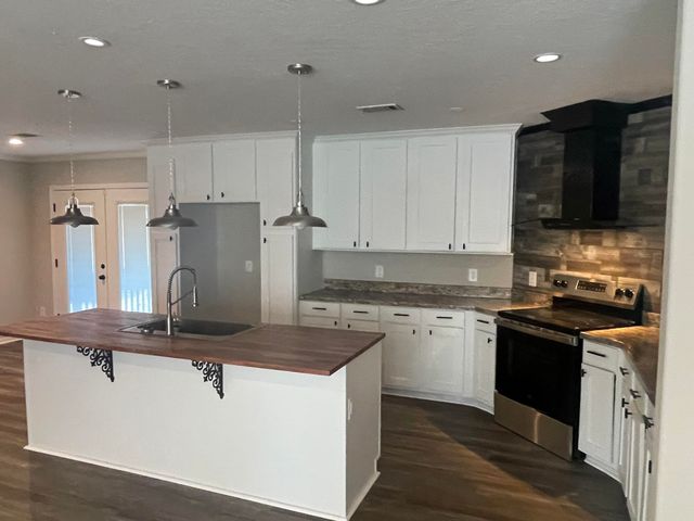 1584 E Old Hwy 49, Hattiesburg, MS 39401