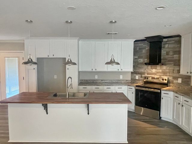 1584 E Old Hwy 49, Hattiesburg, MS 39401