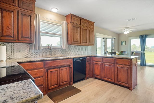 130 Longbranch Drive, Decatur, TX 76234