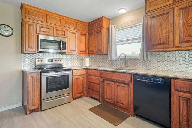 130 Longbranch Drive, Decatur, TX 76234