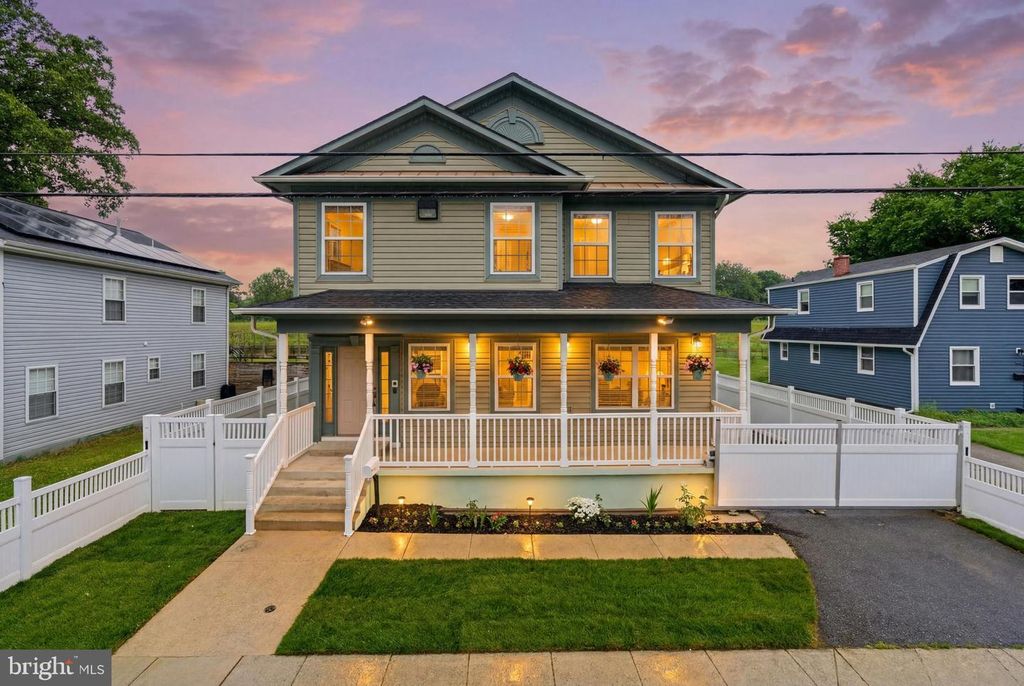 3930 ALLISON ST, North Brentwood, MD 20722