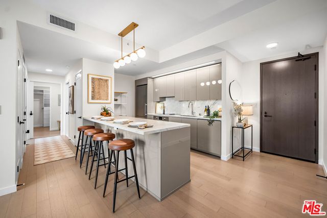 1050 S GRAND Avenue 1303, Los Angeles, CA 90015