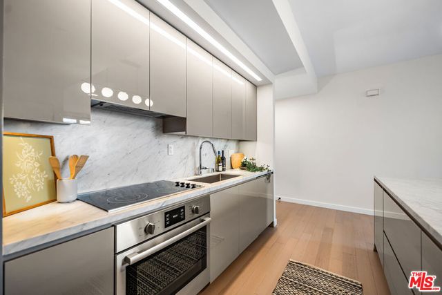 1050 S GRAND Avenue 1303, Los Angeles, CA 90015