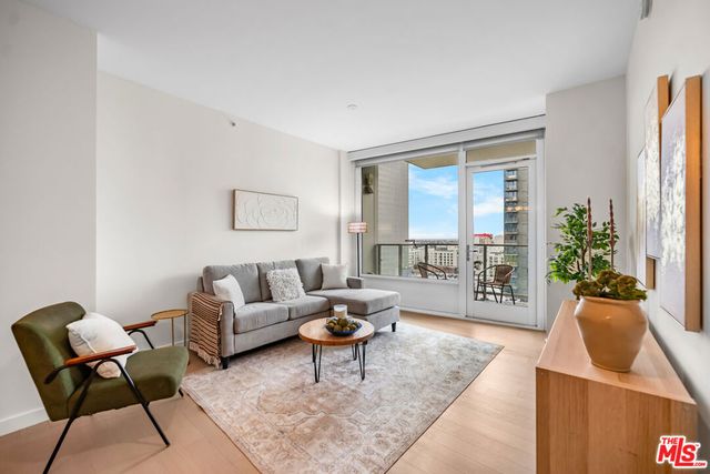 1050 S GRAND Avenue 1303, Los Angeles, CA 90015
