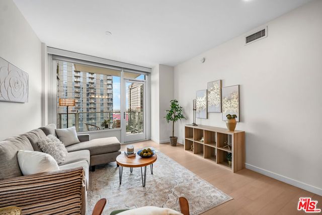 1050 S GRAND Avenue 1303, Los Angeles, CA 90015