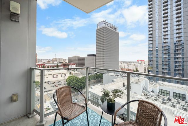 1050 S GRAND Avenue 1303, Los Angeles, CA 90015