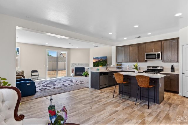 1309 Clasico Dr, Tehachapi, CA 93561