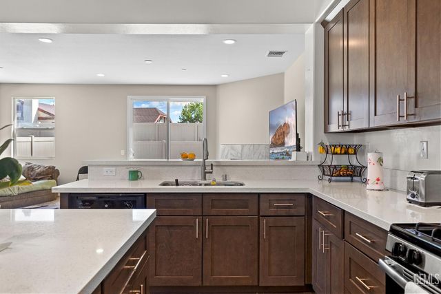 1309 Clasico Dr, Tehachapi, CA 93561