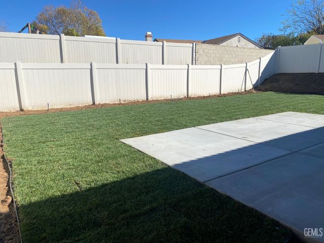 1309 Clasico Dr, Tehachapi, CA 93561