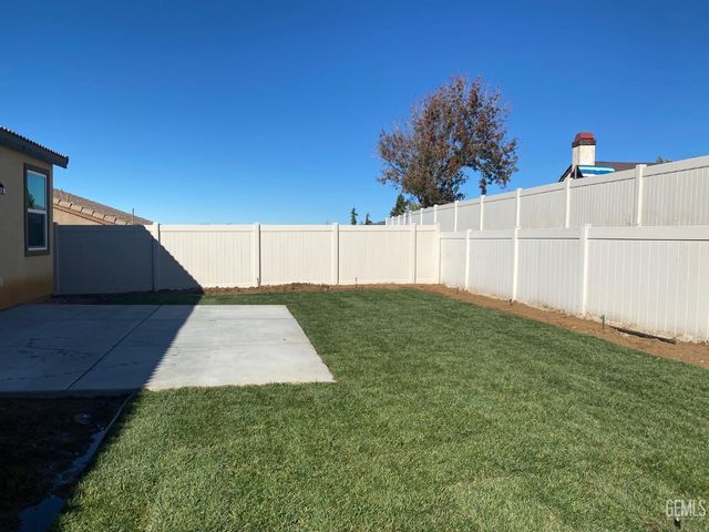 1309 Clasico Dr, Tehachapi, CA 93561