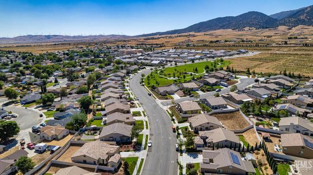 1309 Clasico Dr, Tehachapi, CA 93561