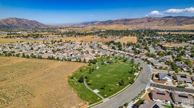 1309 Clasico Dr, Tehachapi, CA 93561