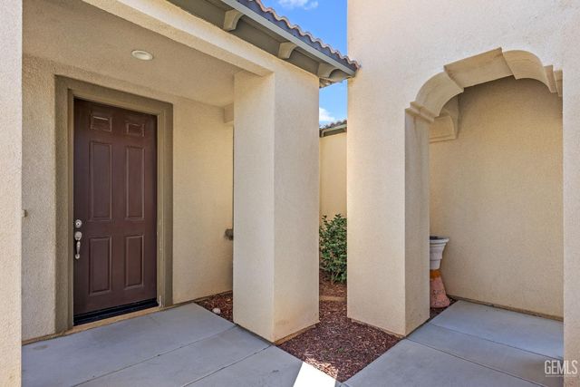 1309 Clasico Dr, Tehachapi, CA 93561