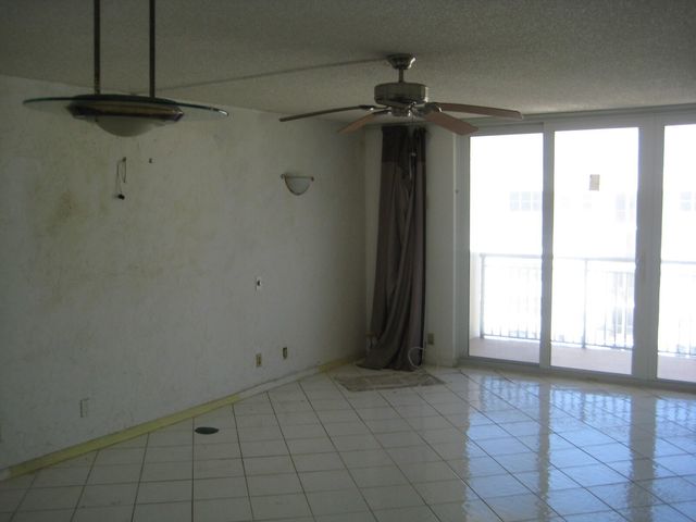 1147 Hillsboro Mile 1005, Hillsboro Beach, FL 33062