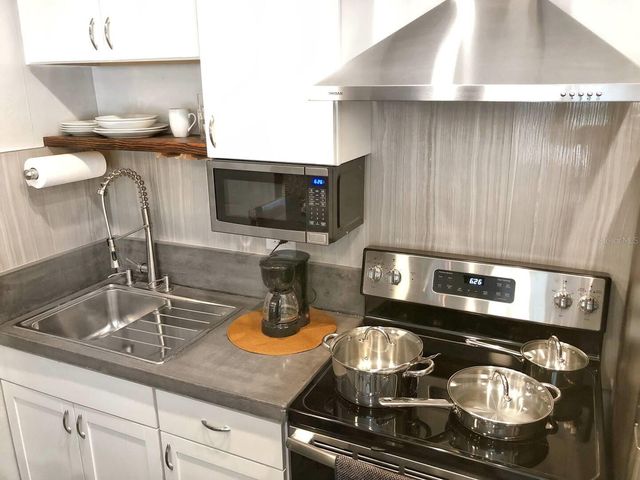 1235 22ND AVENUE S A, St Petersburg, FL 33705