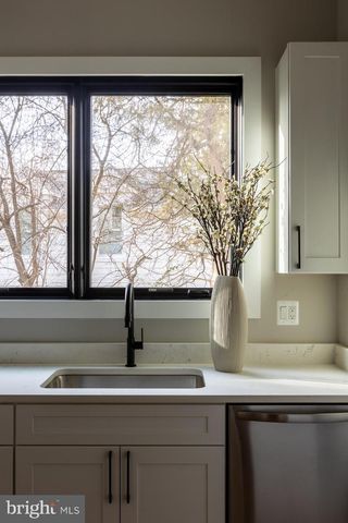 6884 CHURCHILL RD, Mclean, VA 22101