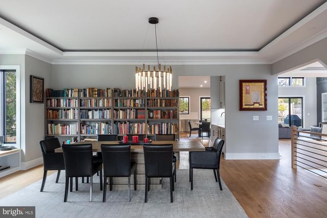 6884 CHURCHILL RD, Mclean, VA 22101