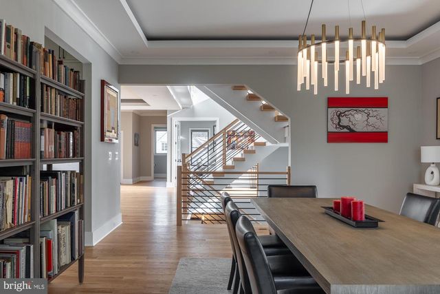 6884 CHURCHILL RD, Mclean, VA 22101