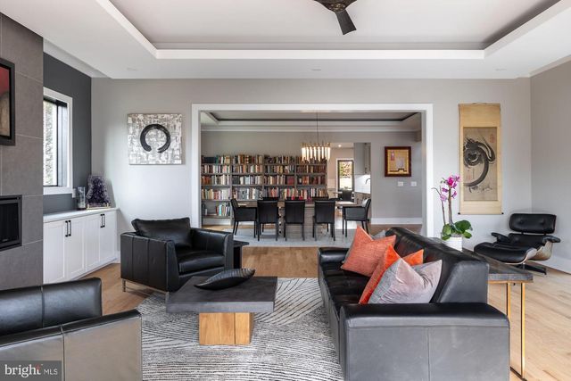 6884 CHURCHILL RD, Mclean, VA 22101