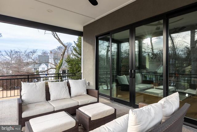 6884 CHURCHILL RD, Mclean, VA 22101