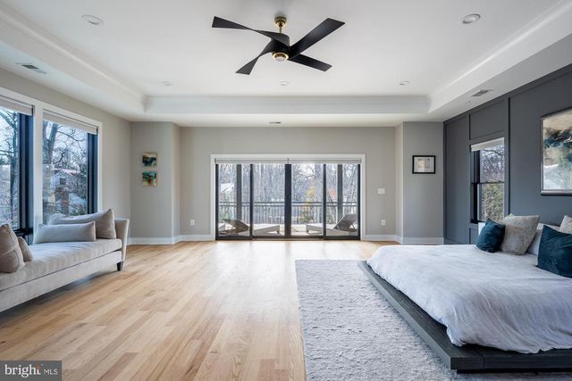 6884 CHURCHILL RD, Mclean, VA 22101