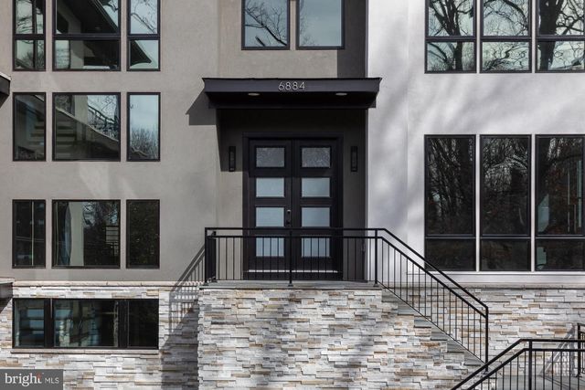 6884 CHURCHILL RD, Mclean, VA 22101