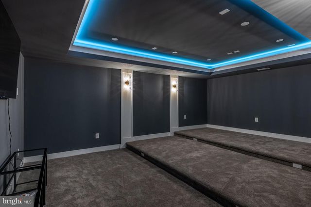 6884 CHURCHILL RD, Mclean, VA 22101