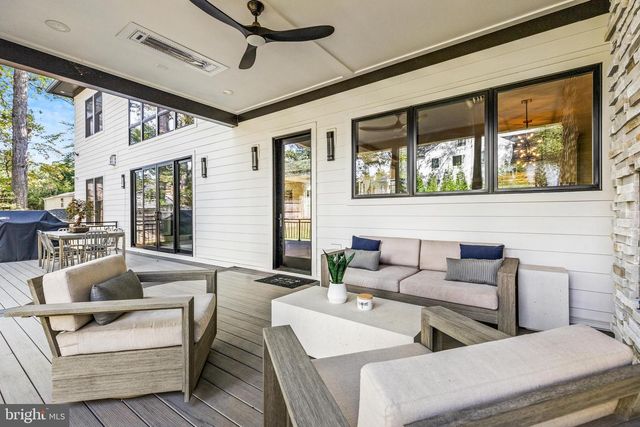 6884 CHURCHILL RD, Mclean, VA 22101